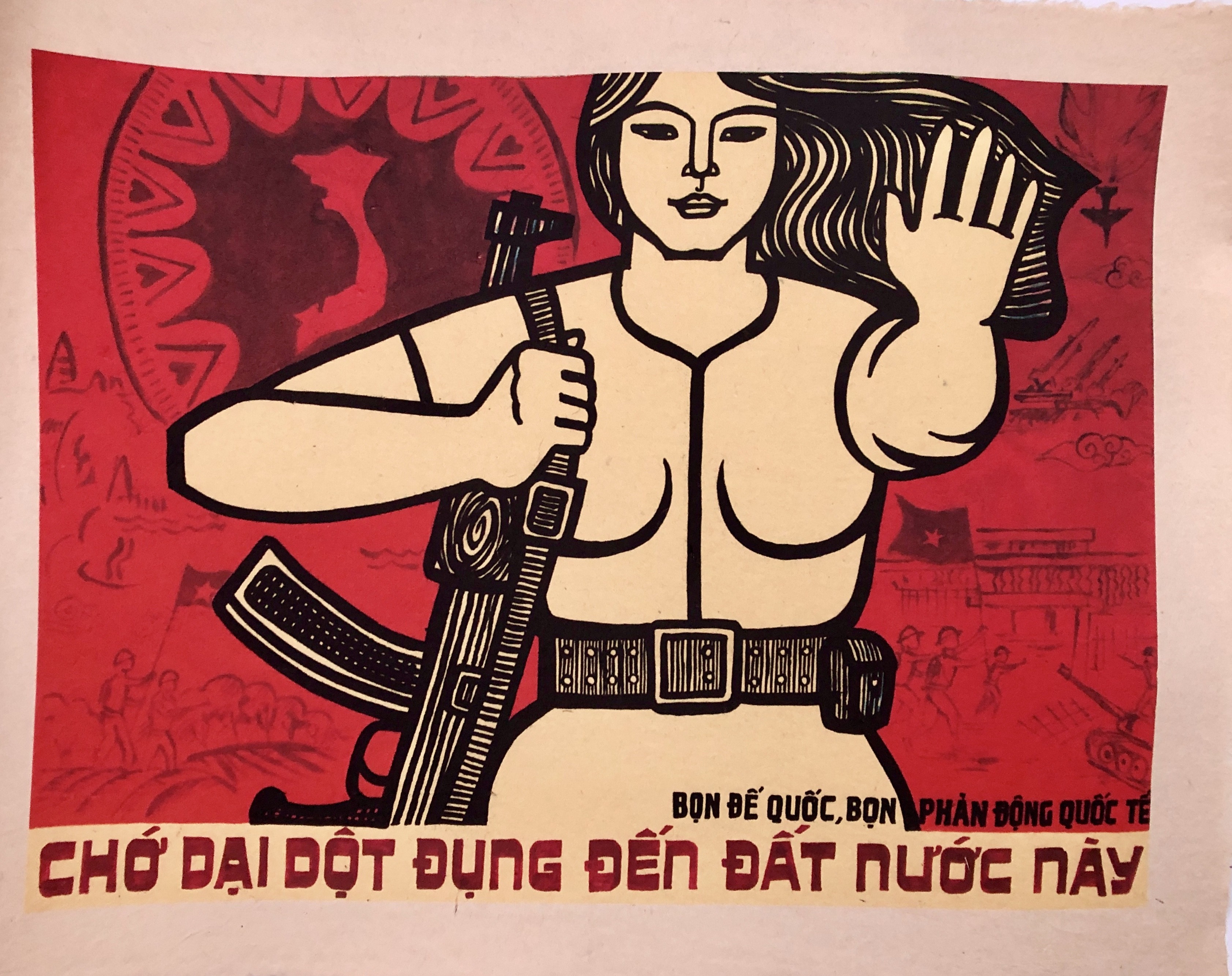 Pôster sobre a participação de mulheres na Guerra do Vietnã. Texto fala 'Não ouse tocar neste país' (Foto: Reprodução)