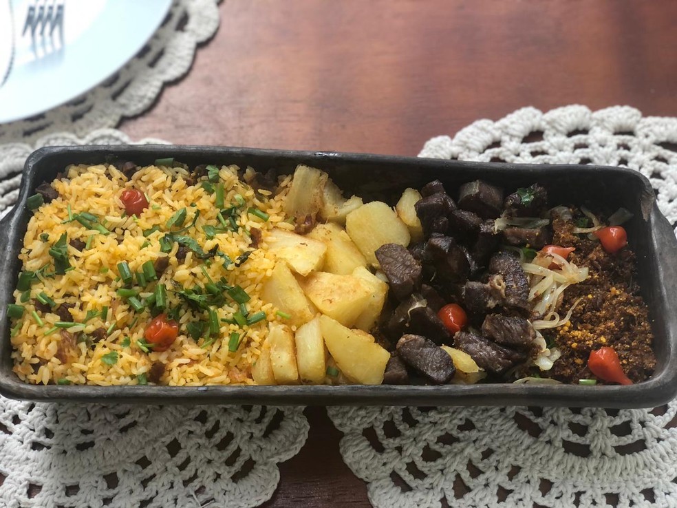 Telha de carne de sol é prato típico no Piauí — Foto: TV Clube