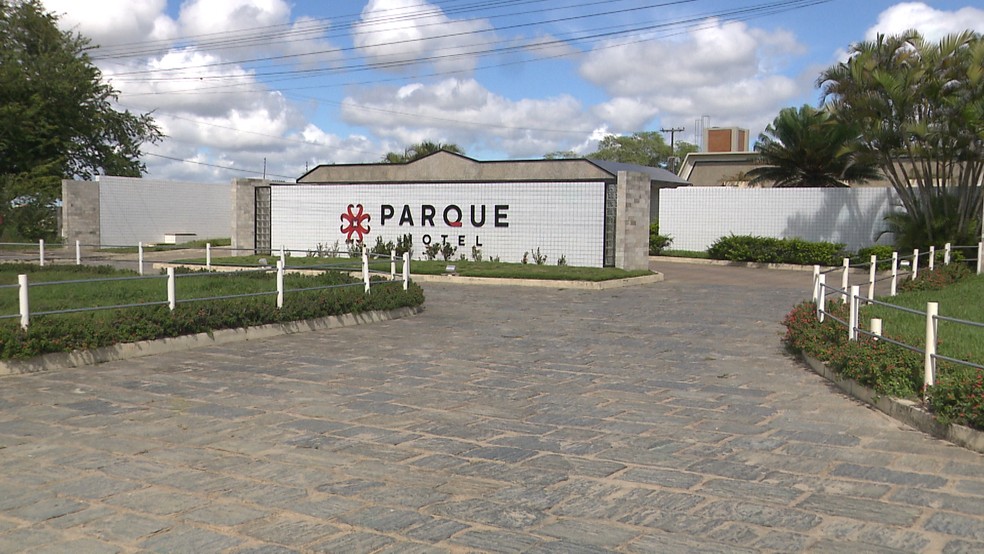 Crime aconteceu dentro de suíte em motel entre as cidades de Campina Grande e Queimadas, na PB — Foto: Reprodução/TV Paraíba