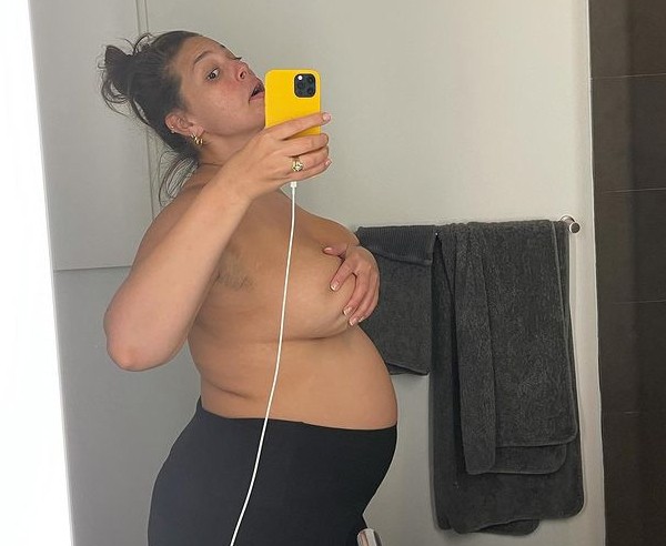 Ashley Graham anunciou sua segunda gravidez em julho de 2021 (Foto: Reprodução / Instagram)