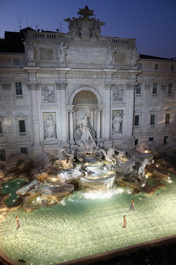 Picture credit: Fendi's 90th Anniversary show was held at the Trevi Fountain in Rome (recently restored by the Fendi family) where models appeared to walk across its waters (Foto: InDigital)