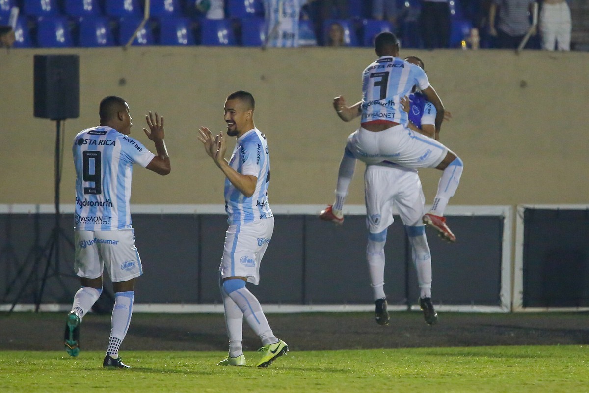 Londrina se fortalece na defesa e é o segundo time menos vazado no