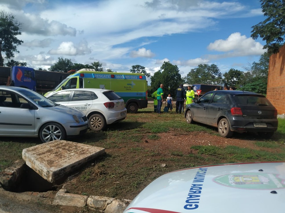 O menino foi encontrado no km 513 da Rodovia dos Imigrantes, em Várzea Grande (MT) — Foto: Reprodução
