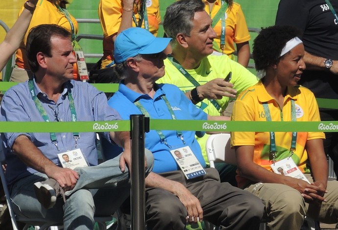 Eduardo Paes, Carlos Arthur Nuzman e Janetha na cerimônia de abertura da Vila Olímpica (Foto: David Abramvezt)