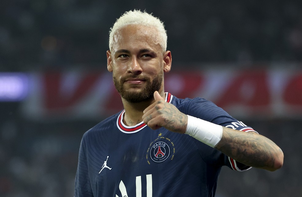 Neymar ativa cláusula no contrato e renova com o PSG até 2027, afirma imprensa francesa