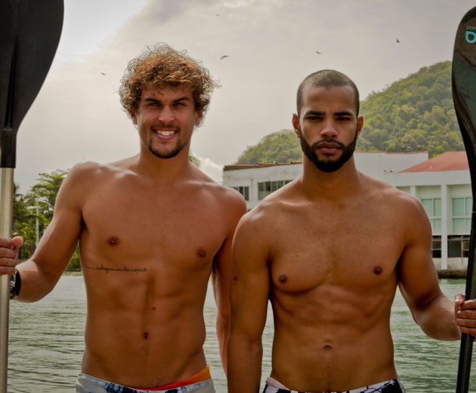 Felipe e Douglas são apaixonados pelo mar (Foto: Gabriel Nascimento / Gshow)