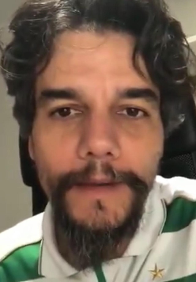Wagner Moura está off! Ator grava vídeo para negar presença em redes sociais (Foto: Reprodução/Instagram)