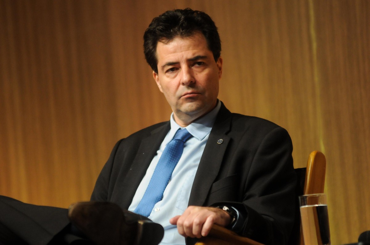 Melhor política econômica hoje é a vacinação em massa, diz Sachsida | Brasil e Política