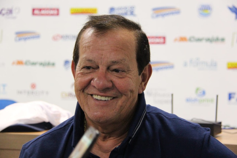 Tenório afirma que é preciso ter visão empresarial, com metas a serem alcançadas — Foto: Denison Roma/GloboEsporte.com