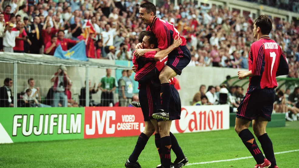 Na Copa de 1998, a Espanha conseguiu sua maior goleada: 6 a 1 na Bulgária — Foto: Fifa
