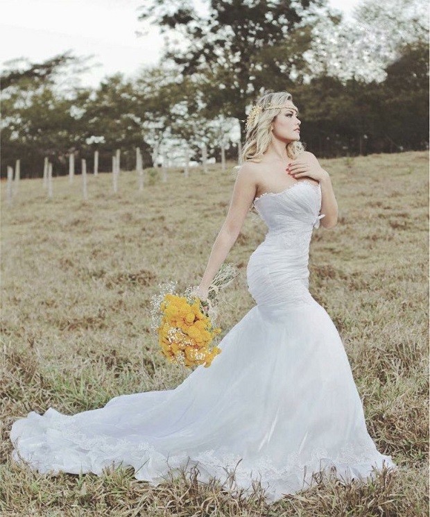 Ellen Roche vestida de noiva (Foto: Reprodução/ Instagram)