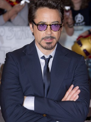 Robert Downey Jr participa de lançamento de 'Os Vingadores', em abril de 2012 (Foto: AP/Joel Ryan)