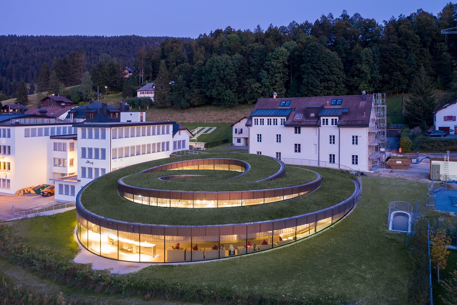 O museu em espiral na Suíça é assinado pelo escritório BIG de arquitetura (Foto: Iwan Baan/ Divulgação)