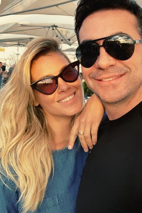 Carol Dieckmann posa com Padre Fábio de Melo e se derrete ...