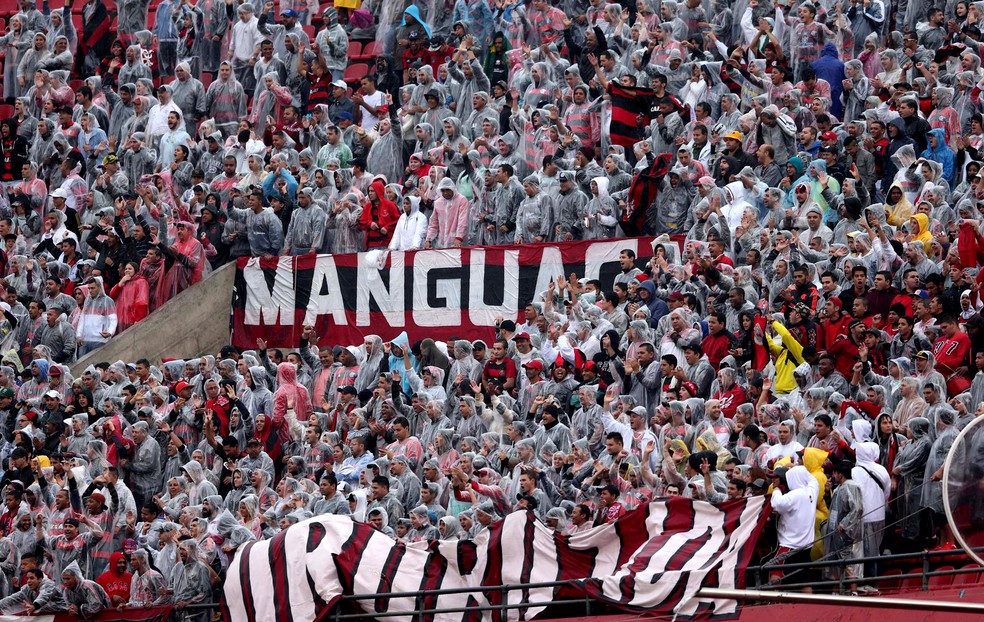 Rubro-negros enchem setor no Morumbi: presen&ccedil;a &eacute; boa no est&aacute;dio nos &uacute;ltimos anos &mdash; Foto: Marcos Ribolli