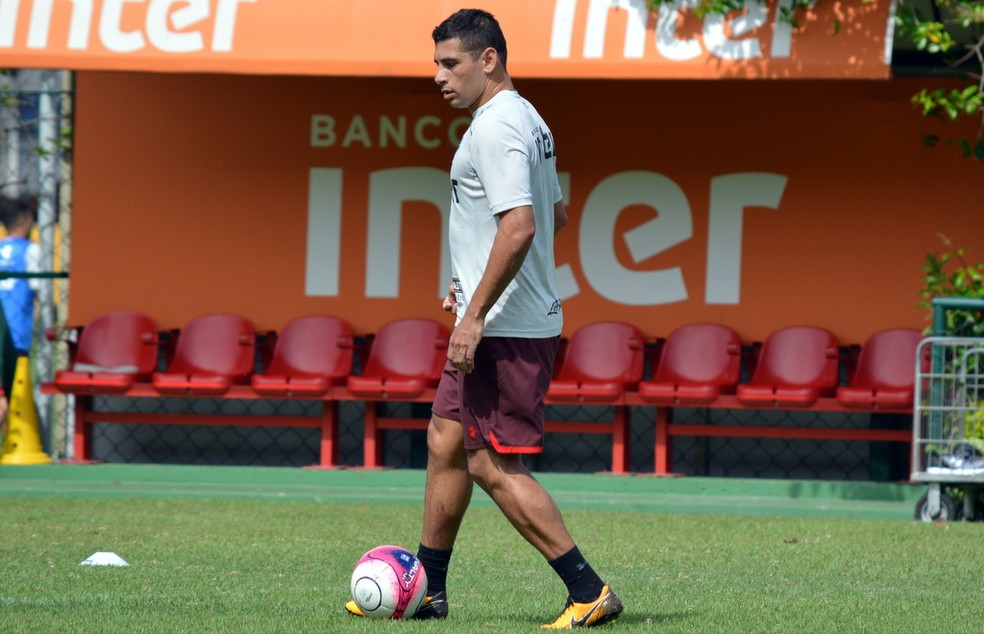 Diego Souza durante treino do São Paulo (Foto:  Érico Leonan / saopaulofc.net)