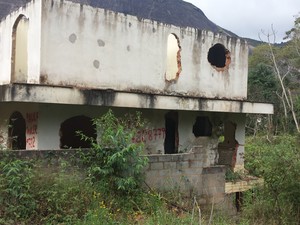 Casa atingida também em Córrego D'antas (Foto: Juliana Scarini / G1)