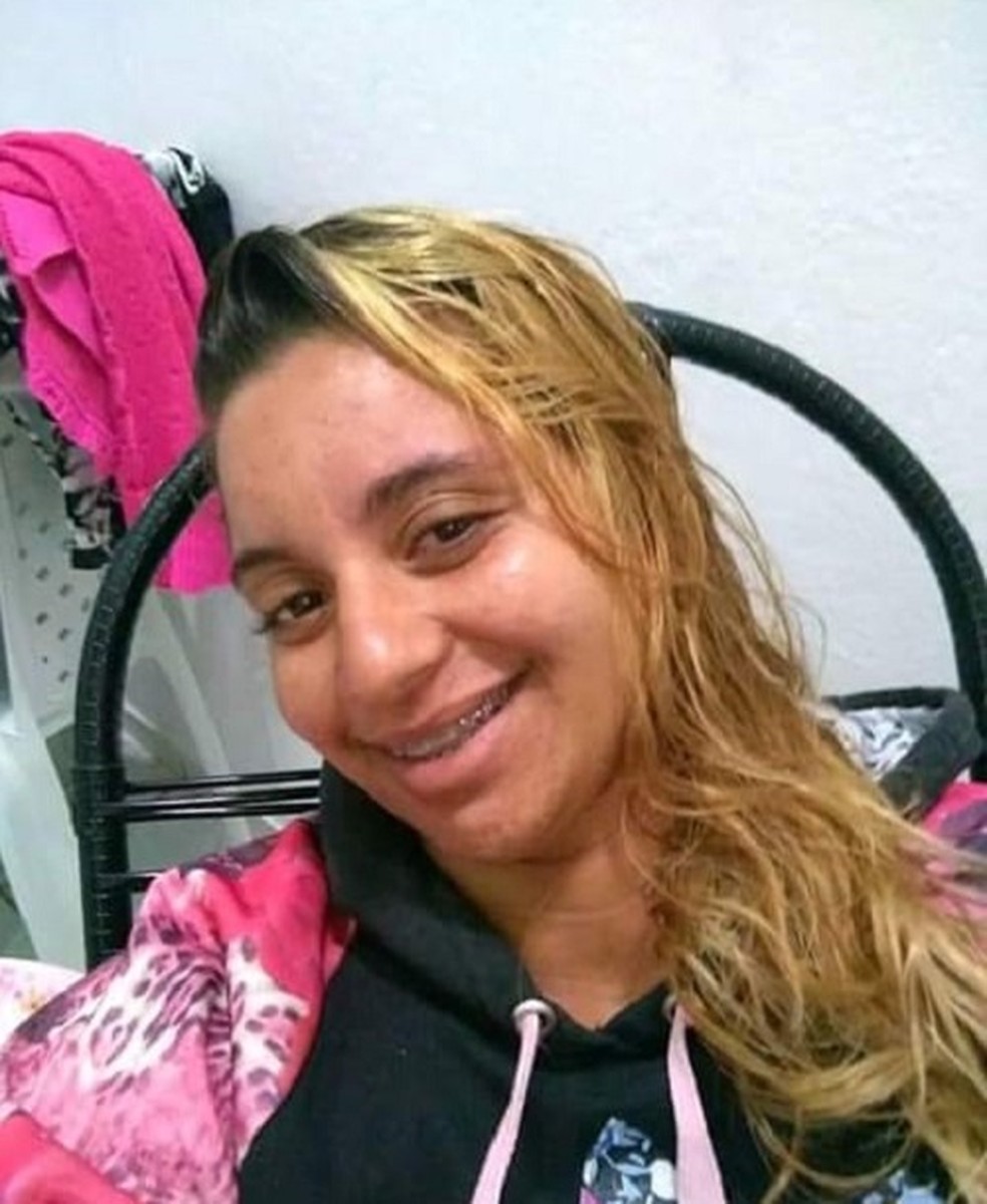 Karina Gomes de Souza, de 22 anos, foi morta a facadas na Zona Oeste de Natal â€” Foto: DivulgaÃ§Ã£o