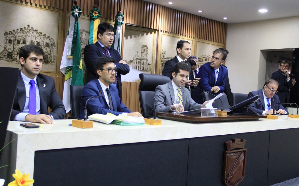 Vereadores mantiveram veto do prefeito a emenda parlamentar no projeto de lei sobre licitação do transporte público de Natal — Foto: Verônica Macedo/CMN 