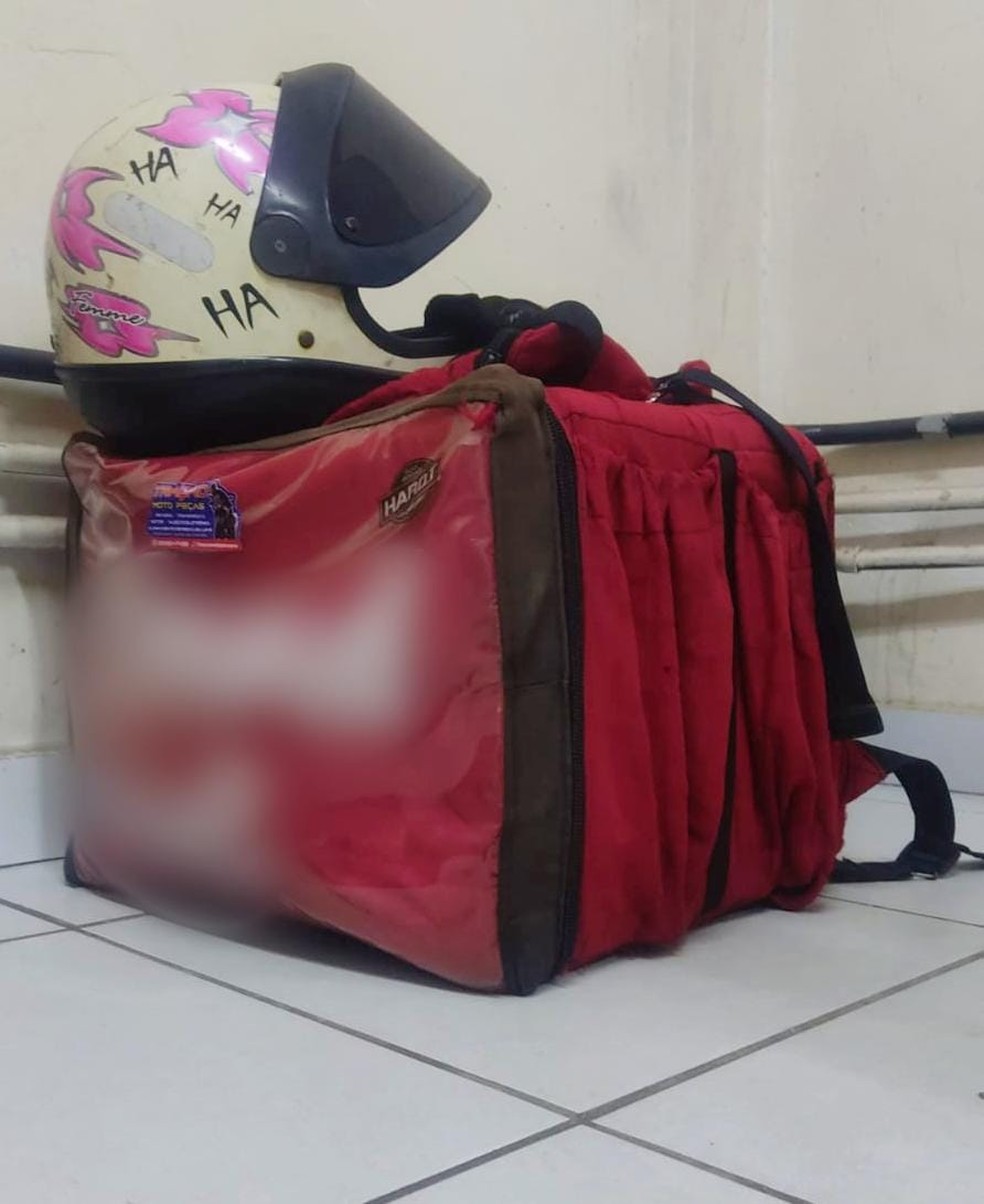 Polícia ainda deve investigar se preso por tráfico de drogas era cadastrado como entregador ou usava material como disfarce. — Foto: Cedida