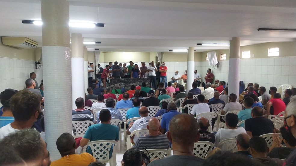 Motoristas e cobradores mantém greve pelo 22º dia e elaboram nova proposta a empresários e prefeitura de Teresina — Foto: Andrê Nascimento/g1