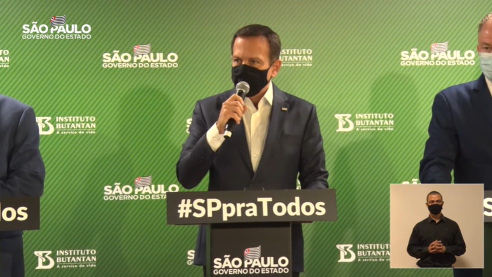 Governador João Doria anunciou a volta do público aos estádios de futebol a partir de 4 de outubro — Foto: Reprodução/YouTube