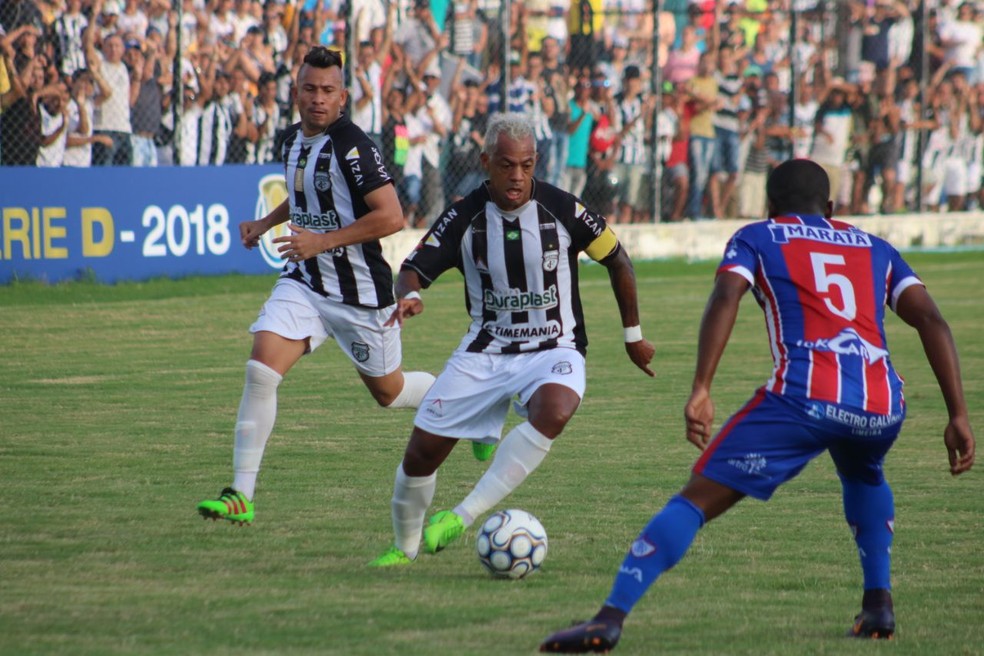 O Treze aposta na experiência de Marcelinho Paraíba para sair da Série D neste ano. Para tanto, terá que passar por times desconhecidos (Foto: Ramon Smith / Treze)
