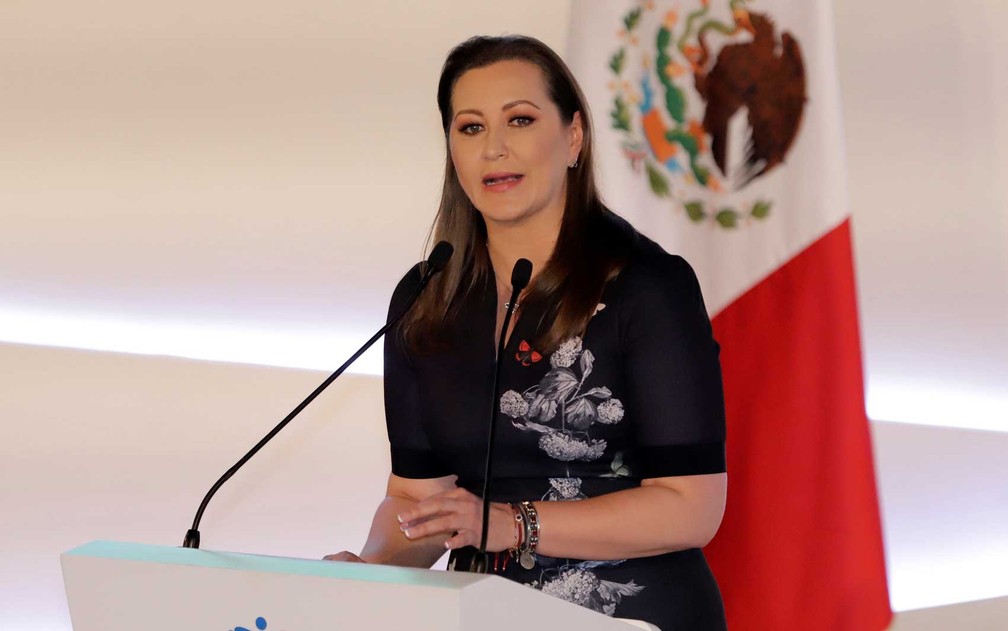 Martha Erika Alonso, governadora do estado de Puebla, discursa durante cerimônia de posse em Puebla, em 14 de dezembro de 2018 — Foto: Imelda Medina / Reuters