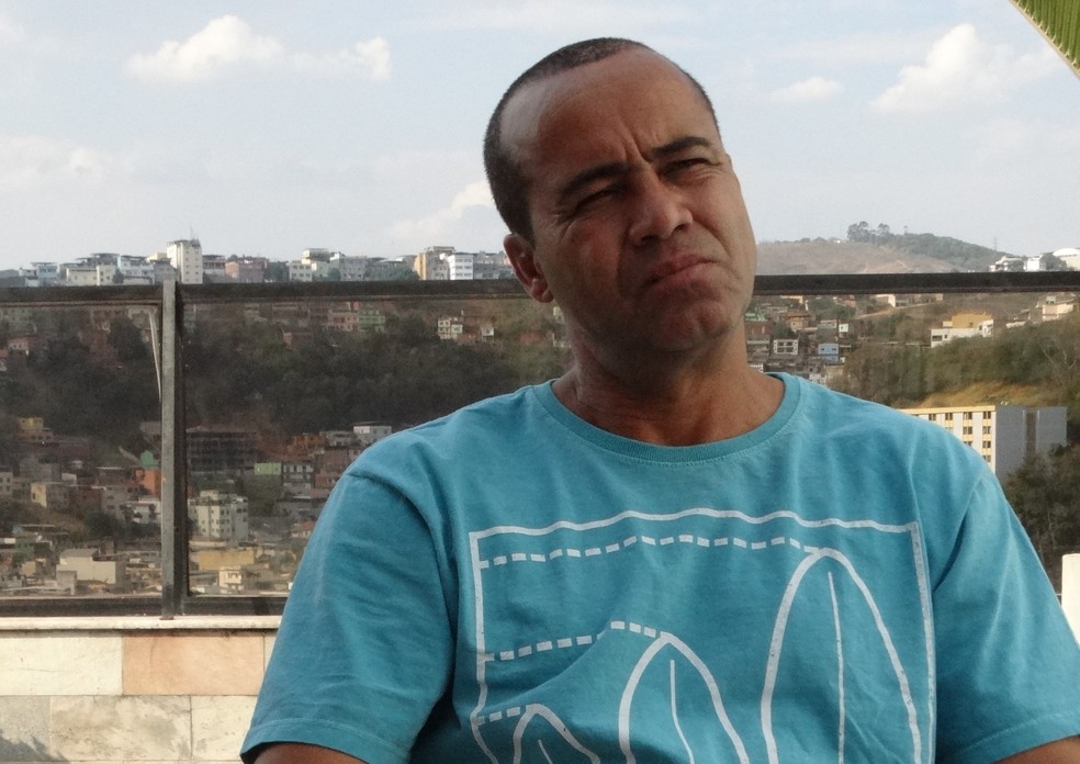 A&iacute;lton Ferraz atualmente &eacute; t&eacute;cnico de futebol  (Foto: Raphael Lemos)