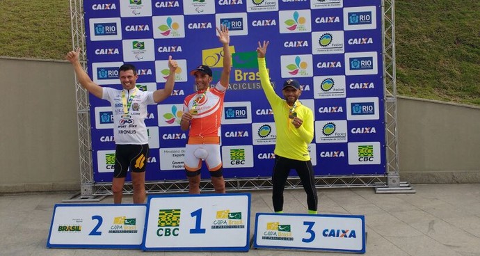 José Nildo comemora medalha de bronze no Campeonato Brasileiro de Paraciclismo (Foto: José Nildo de Souza/ Arquivo Pessoal)
