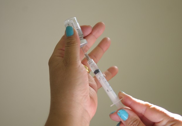 Vacinação contra H1N1 (Foto: Pedro Ventura/ Agência Brasília)