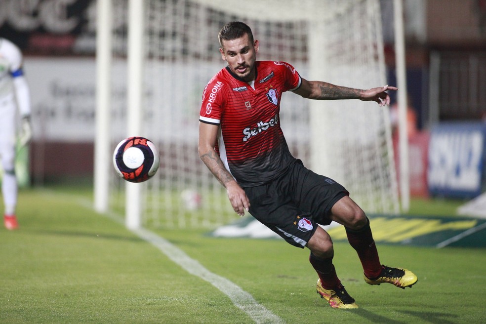 Danrlei disputou a Série C do Brasileirão pelo Joinville (Foto: Beto Lima/JEC)