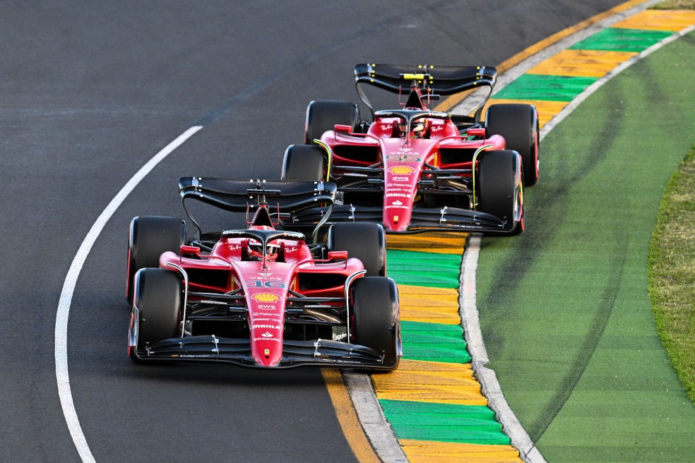 Charles Leclerc e Carlos Sainz no GP da Austrália da F1 2022 — Foto: Steven Markham/Icon Sportswire via Getty Images