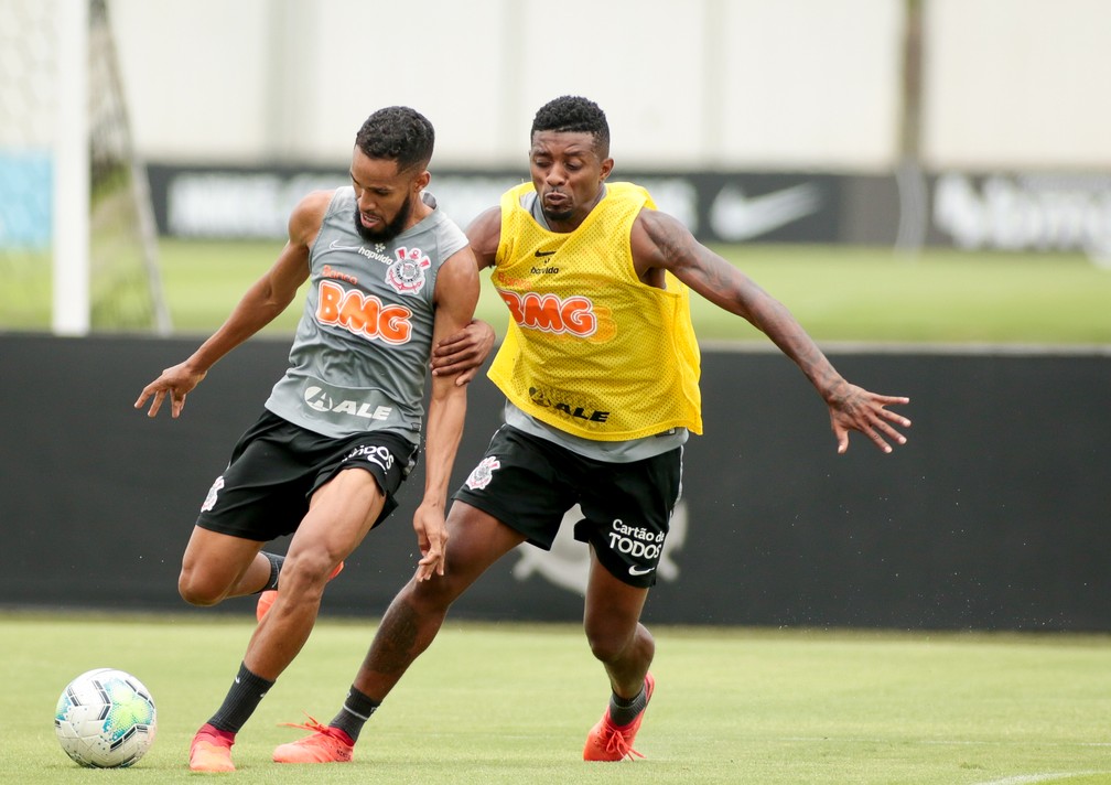 Corinthians acerta liberação de um time de jogadores, mas ainda trabalha por mais saídas em 2022