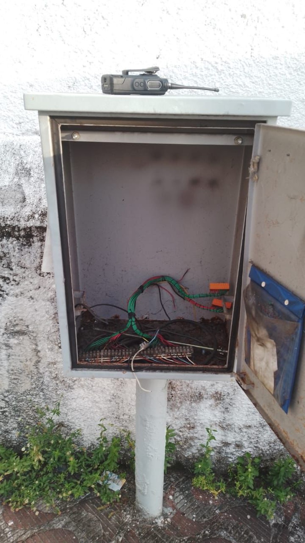 Controlador semafórico foi furtado e semáforo ficou sem funcionamento na Cidade Alta, em Natal — Foto: Cedida