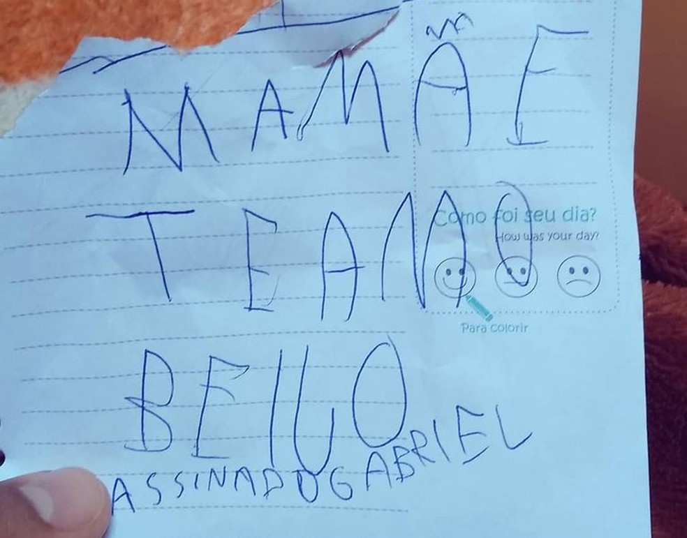 Geovana tatuou um dos bilhetes que recebeu do Gabriel em Bocaina  — Foto: Arquivo pessoal 