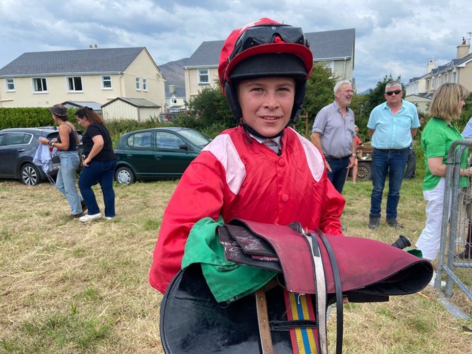 Jack de Bromhead, de apenas 13 anos, morreu após cair de seu cavalo durante uma prova na Irlanda