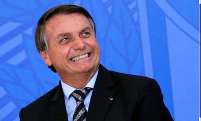 Bolsonaro dá chá de cadeira de mais de duas horas em investidores