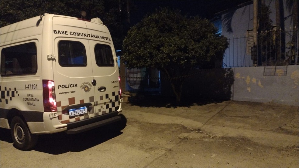 Mulher foi morta a facadas no bairro DIC 1, em Campinas — Foto: João Alvarenga