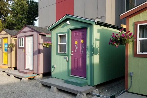 Vila de mini-casas para sem-teto é construída por mulheres voluntárias em Seattle (Foto:  )