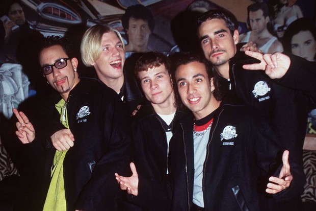 10/24/97 Beverly Hills, CA. The Backstreet Boys at the Planet Hollywood Beverly Hills to donate an outfit from their recent world tour to Planet Hollywood's world renown collection of memorabilia. (Foto: Getty Images)