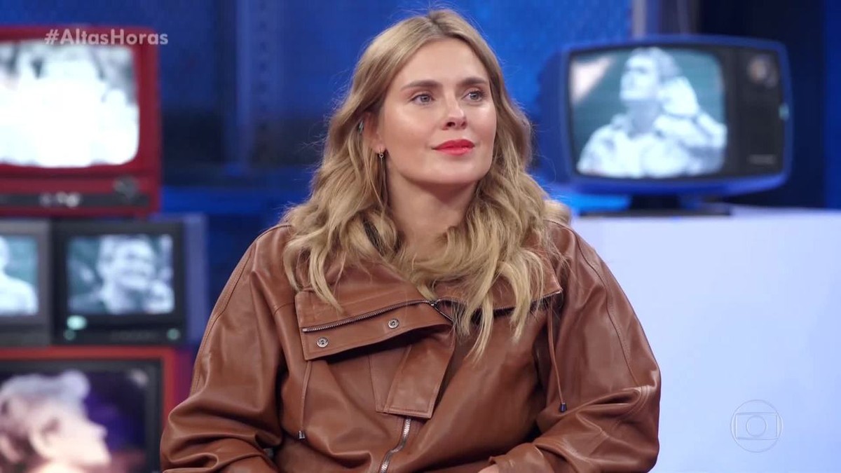 Carolina Dieckmann faz declaração apaixonada ao marido Tiago Worcman no 'Altas Horas': 'Casamento emocionante' - Vimarsana News