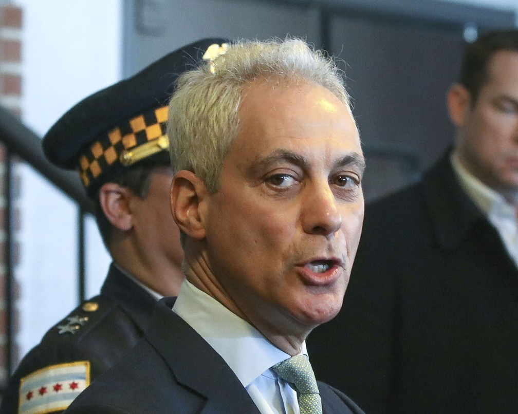 Como Prefeito, Rahm Emanuel tinha uma certa "aura estelar" por causa de sua ligação com o ex-presidente Barack Obama — Foto: Teresa Crawford/AP