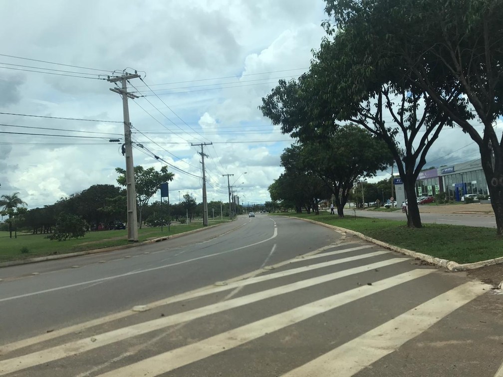 Coronavírus deixa ruas de Palmas praticamente desertas; FOTOS