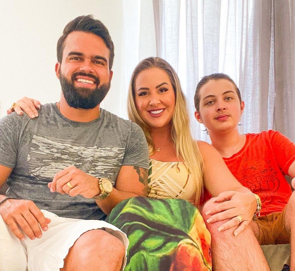 Patrícia Leitte com o filho David e o marido Lucas Teixeira  — Foto: Arquivo pessoal 