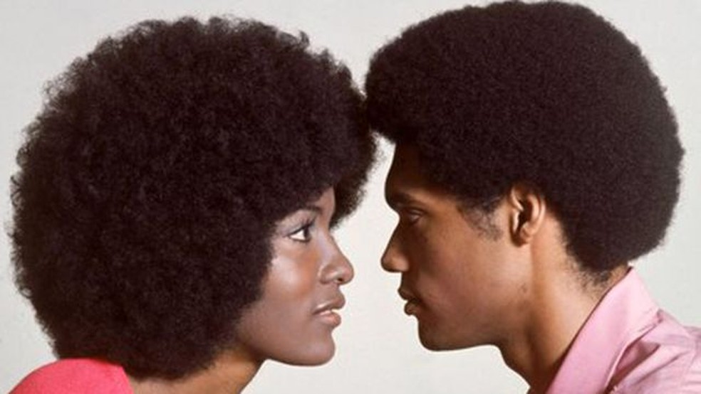 Movimento pelos direitos civis nos EUA popularizou o "black is beautiful" — Foto: Getty Images via BBC
