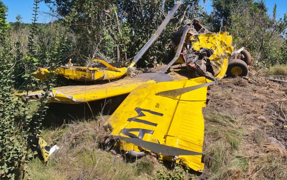 Avião de prefixo PR-AAM, modelo A188B Cessna AirCraft encontrado acidentado na zona rural de Mineiros — Foto: Reprodução/Corpo de Bombeiros