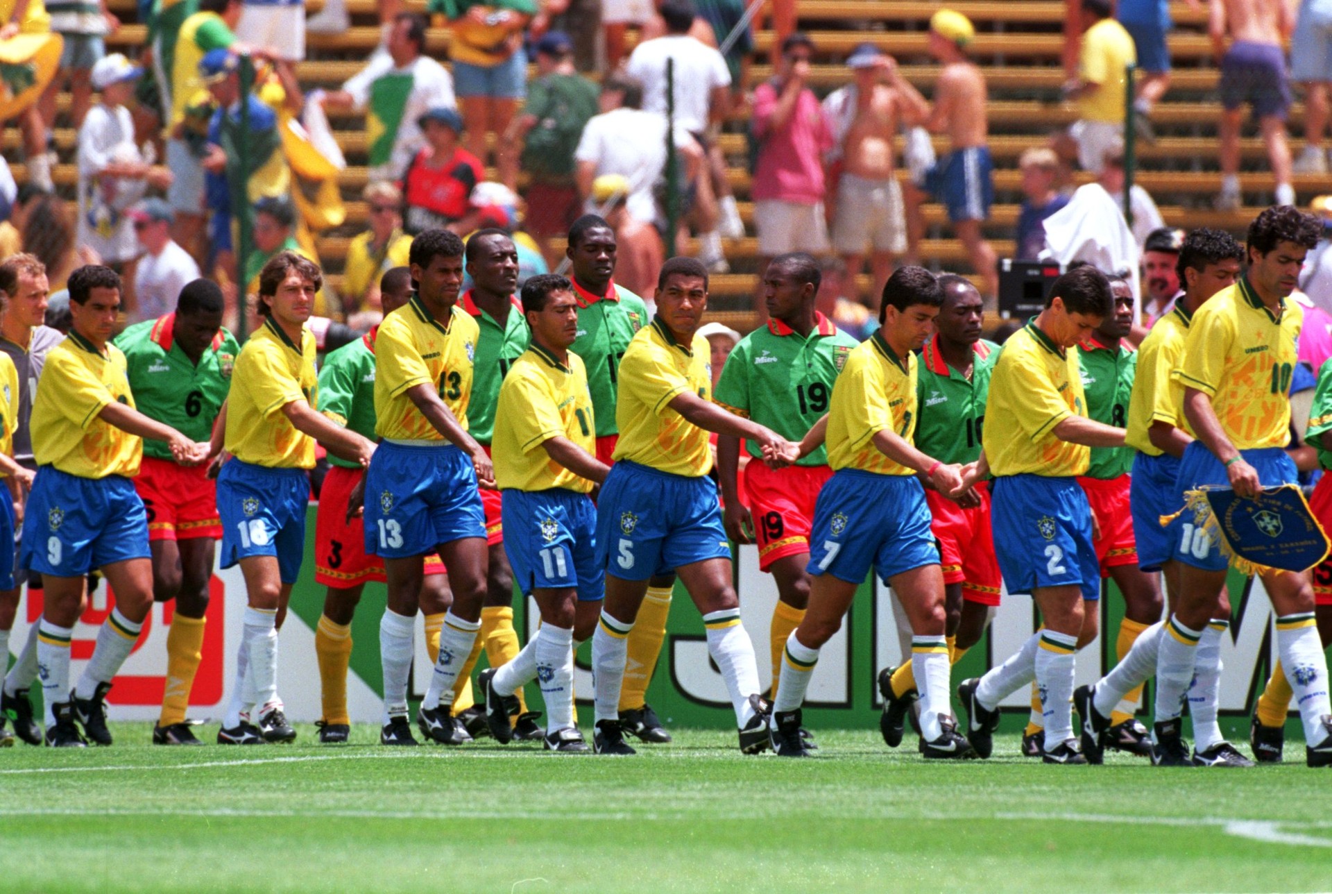 Único confronto entre as seleções em Copas do Mundo foi vencido pelo Brasil, em 1994: 3 a 0 (Foto: Getty Images)