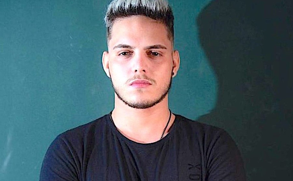 Jovem de 18 anos morre após moto em que ele estava bater em caminhonete em avenida de MT — Foto: Arquivo pessoal