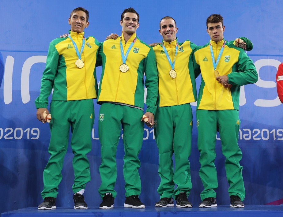 Com trÃªs ouros, nataÃ§Ã£o do Brasil tem brilho de veterano estreante, hexa do 4x100m e tri de Leo